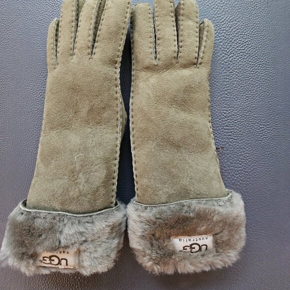 Ugg Green Suede Gloves - Picture 1 of 6